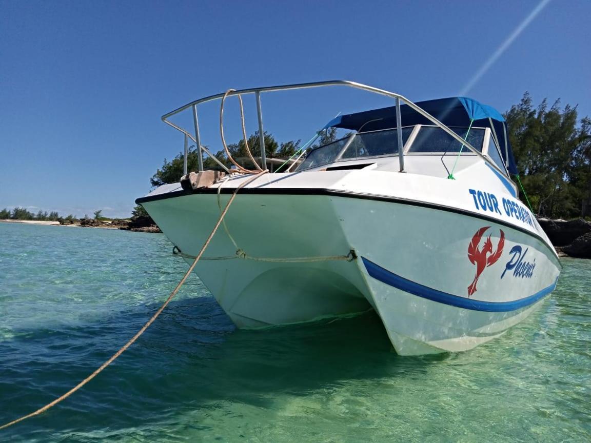 Dolphin Dhow Beach Safaris فيلانكولوس المظهر الخارجي الصورة